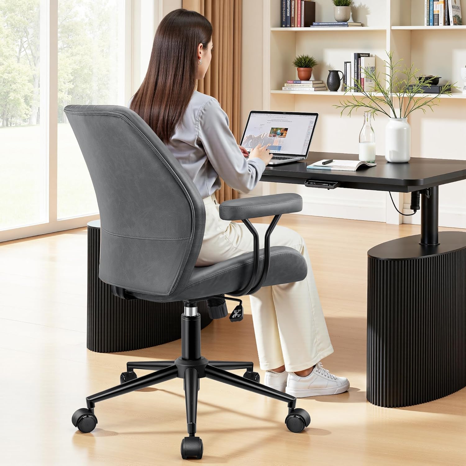 HeroSet Leather Office Chair with Removable Armrests